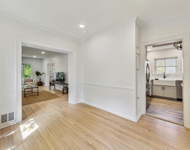 524 Park Avenue - Photo Thumbnail 7