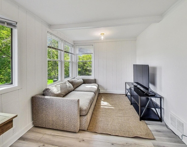 524 Park Avenue - Photo Thumbnail 12