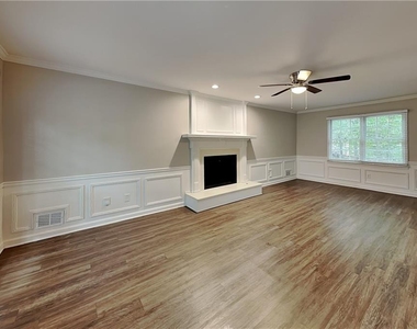 2052 Sumter Court - Photo Thumbnail 3