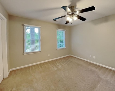 2052 Sumter Court - Photo Thumbnail 17