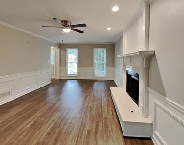 2052 Sumter Court - Photo Thumbnail 2