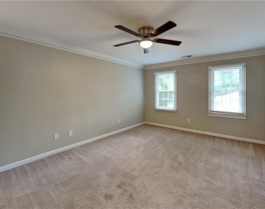 2052 Sumter Court - Photo Thumbnail 10