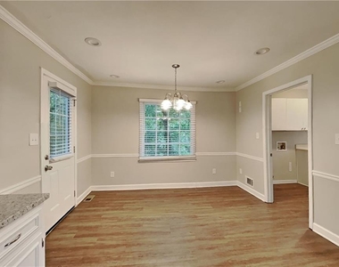2052 Sumter Court - Photo Thumbnail 6