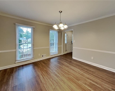 2052 Sumter Court - Photo Thumbnail 7