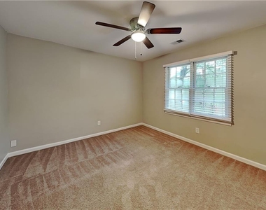 2052 Sumter Court - Photo Thumbnail 14
