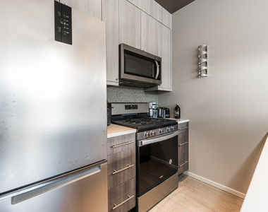 2108 W 18th Place - Photo Thumbnail 5