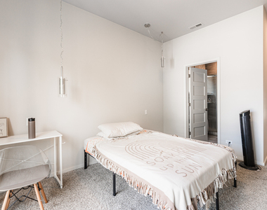 2108 W 18th Place - Photo Thumbnail 15