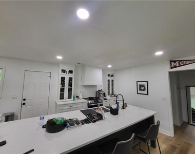 2107 Pinehurst Drive - Photo Thumbnail 3