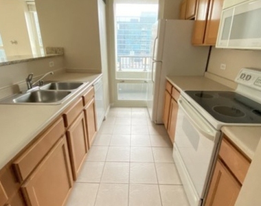 345 N Lasalle - Photo Thumbnail 2
