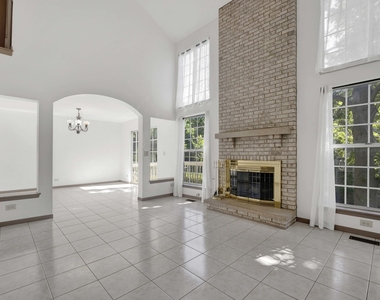 2164 Seaver Lane - Photo Thumbnail 2