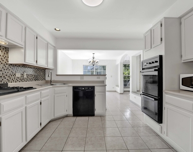 2164 Seaver Lane - Photo Thumbnail 8