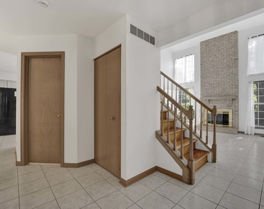 2164 Seaver Lane - Photo Thumbnail 14
