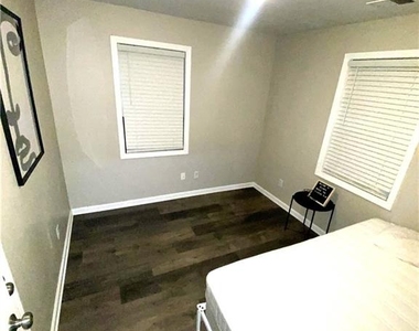 2176 Pansy Street - Photo Thumbnail 5