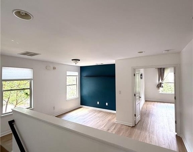 2160 Crestridge Trail Ne - Photo Thumbnail 13