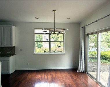 2160 Crestridge Trail Ne - Photo Thumbnail 6