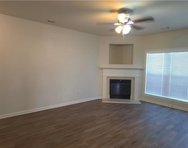 2200 Oakland Grove Place - Photo Thumbnail 1