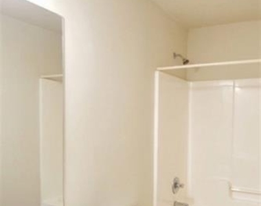 2200 Oakland Grove Place - Photo Thumbnail 7