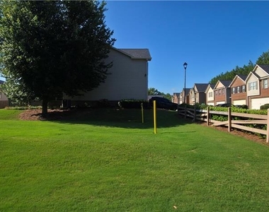 2200 Oakland Grove Place - Photo Thumbnail 14