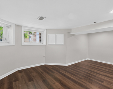 3023 W Wellington Avenue - Photo Thumbnail 16