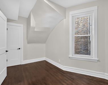 3023 W Wellington Avenue - Photo Thumbnail 7