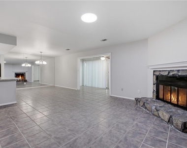 2183 Surrey Court Se - Photo Thumbnail 9