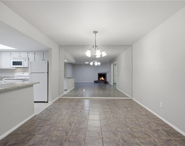 2183 Surrey Court Se - Photo Thumbnail 8
