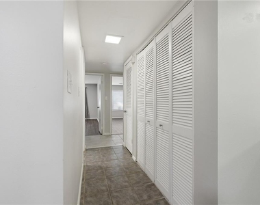 2183 Surrey Court Se - Photo Thumbnail 16