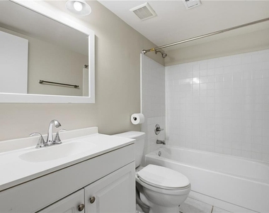 2183 Surrey Court Se - Photo Thumbnail 21
