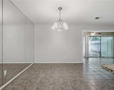 2183 Surrey Court Se - Photo Thumbnail 7