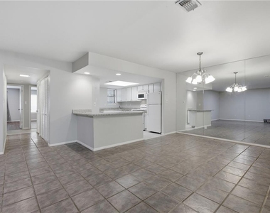 2183 Surrey Court Se - Photo Thumbnail 15