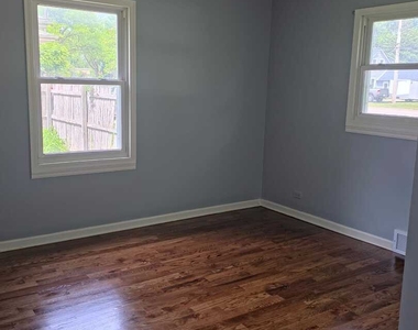 9154 Ridgeland Avenue - Photo Thumbnail 5