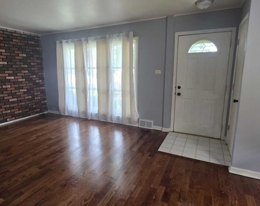 9154 Ridgeland Avenue - Photo Thumbnail 2