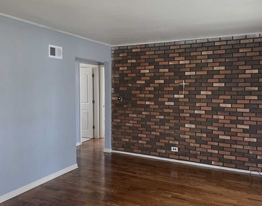 9154 Ridgeland Avenue - Photo Thumbnail 3