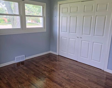 9154 Ridgeland Avenue - Photo Thumbnail 6