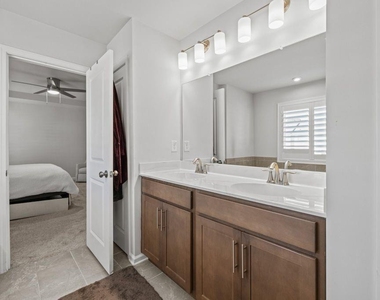 2615 Quaterdeck Drive - Photo Thumbnail 18