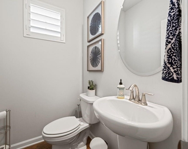 2615 Quaterdeck Drive - Photo Thumbnail 2