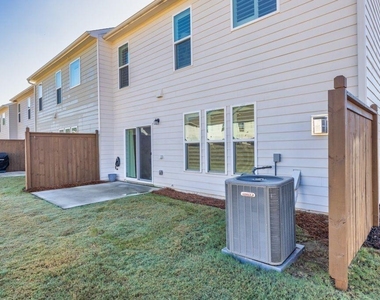 2615 Quaterdeck Drive - Photo Thumbnail 21