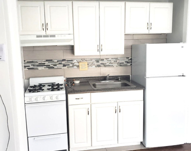 1064 W Thorndale Avenue - Photo Thumbnail 1