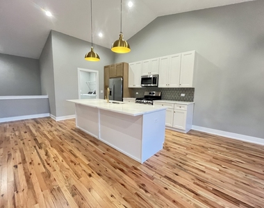 974 Meadow Lane - Photo Thumbnail 6