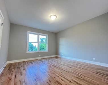 974 Meadow Lane - Photo Thumbnail 12