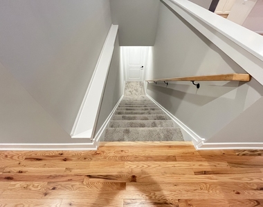 974 Meadow Lane - Photo Thumbnail 16