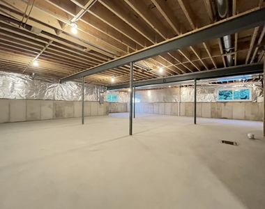 974 Meadow Lane - Photo Thumbnail 17