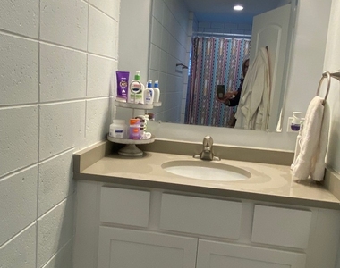 26 E Washington Avenue - Photo Thumbnail 7