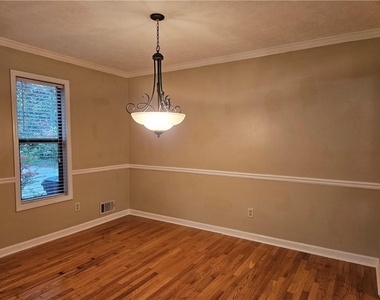395 Monivea Lane - Photo Thumbnail 6
