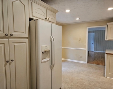 395 Monivea Lane - Photo Thumbnail 10