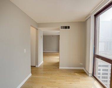 200 N Dearborn Street - Photo Thumbnail 11