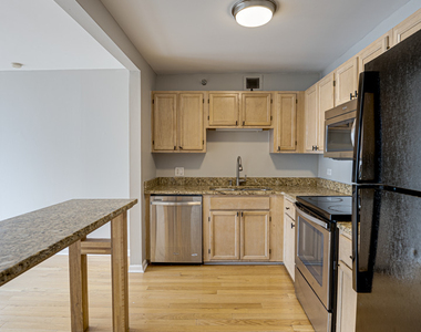 200 N Dearborn Street - Photo Thumbnail 7