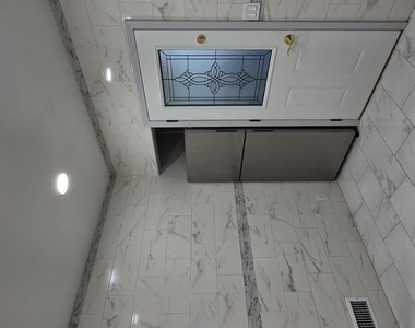 3327 S Austin Boulevard - Photo Thumbnail 5
