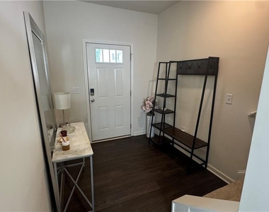 5717 Union Pointe Drive - Photo Thumbnail 2