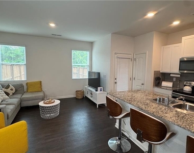 5717 Union Pointe Drive - Photo Thumbnail 3